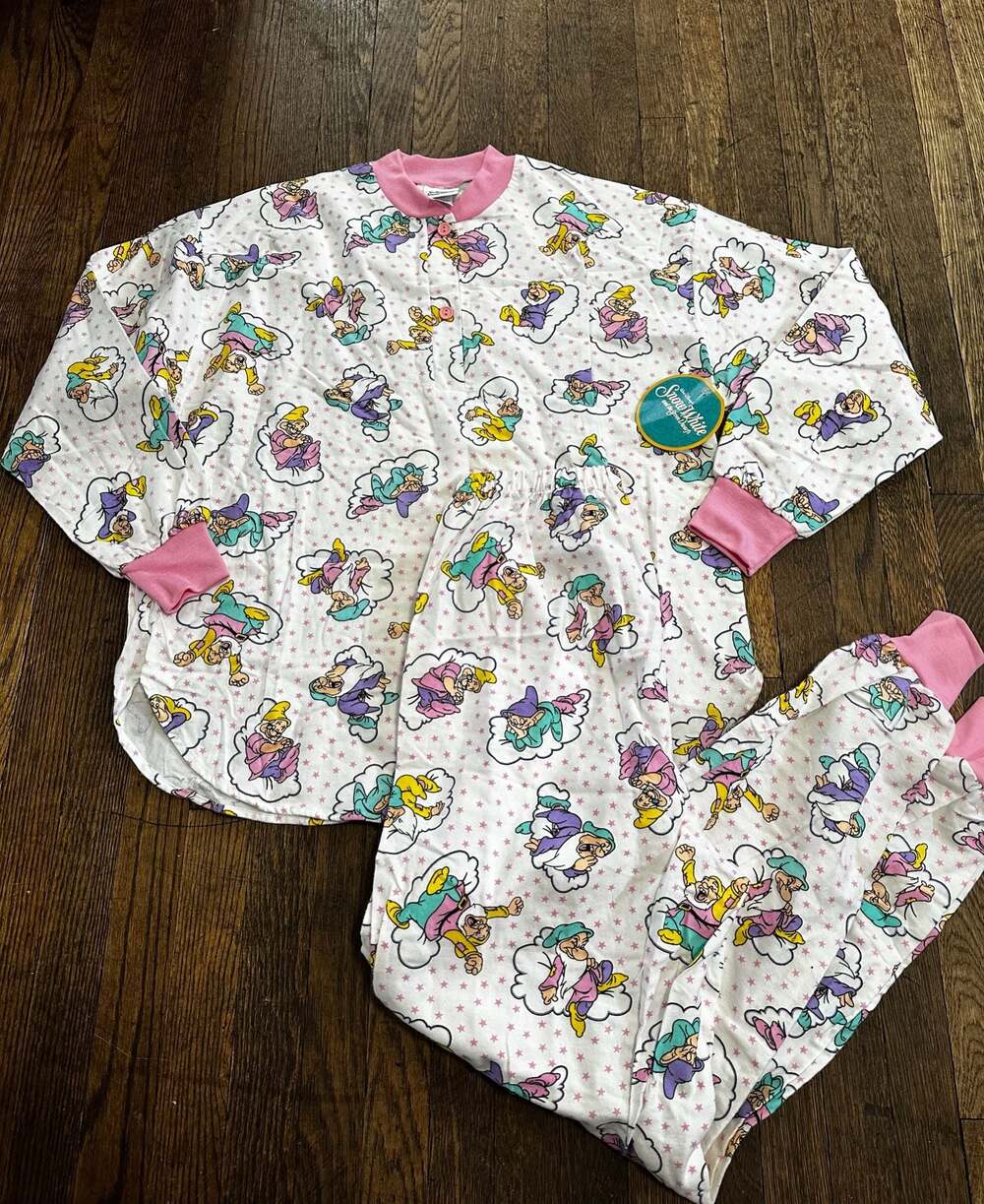 New Dead Stock Vintage Disney Snow White and the Seven Dwarfs Pajama Set Medium